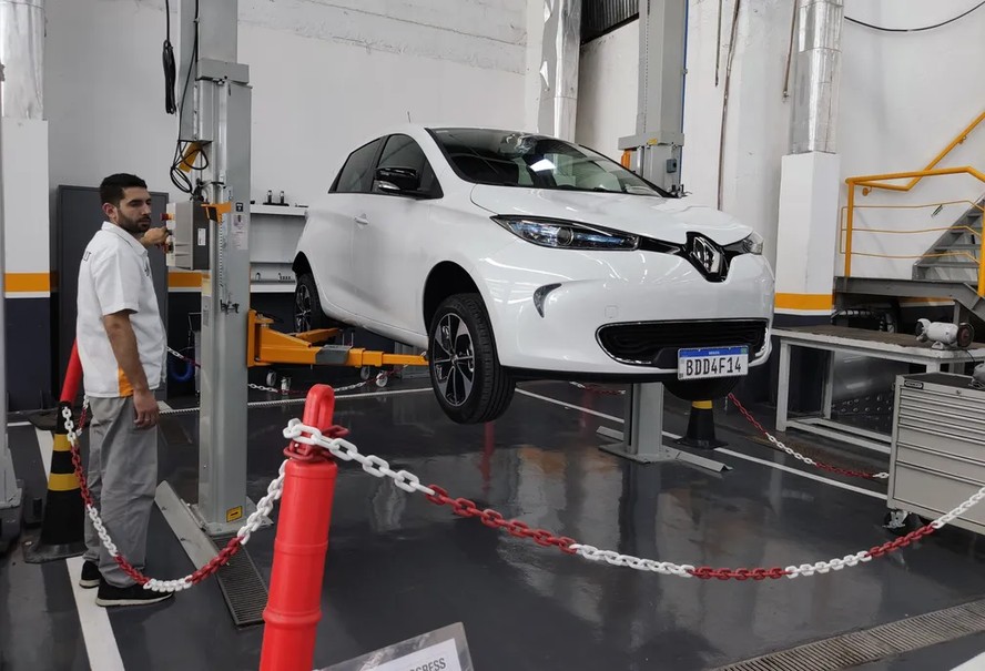 Manutenção de Carro Elétrico: Guia Completo 2026 - Quanto Custa e Como Economizar Manutenção de Carro Elétrico: Guia Completo 2026 - Quanto Custa e Como Economizar