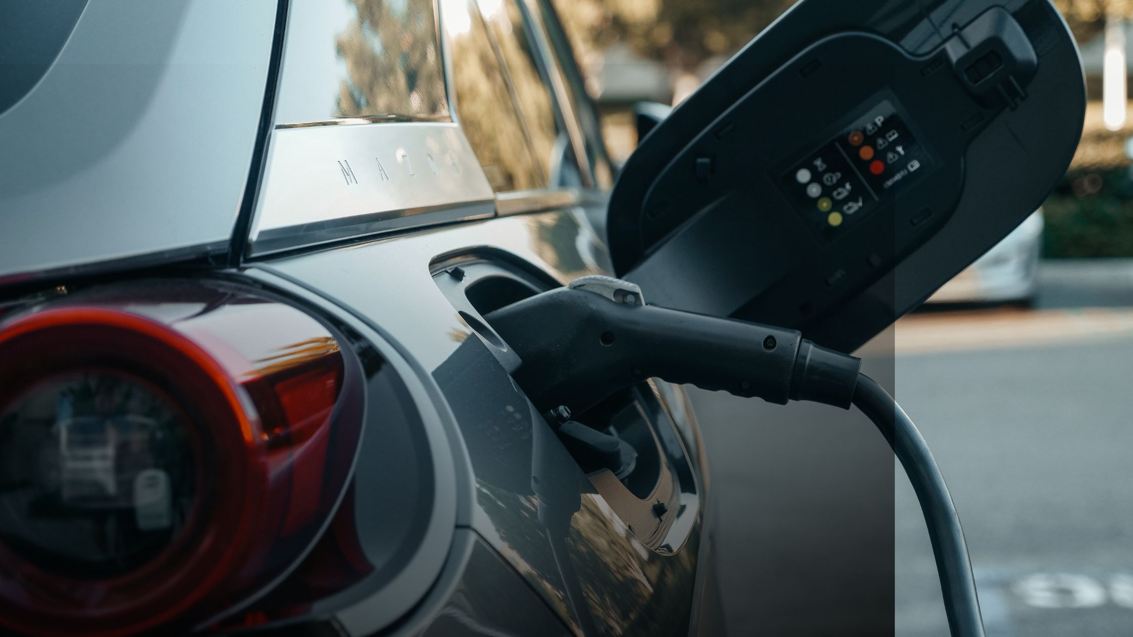 É Seguro Comprar Carro Elétrico Usado no Brasil 2026? Checklist Completo de Verificação