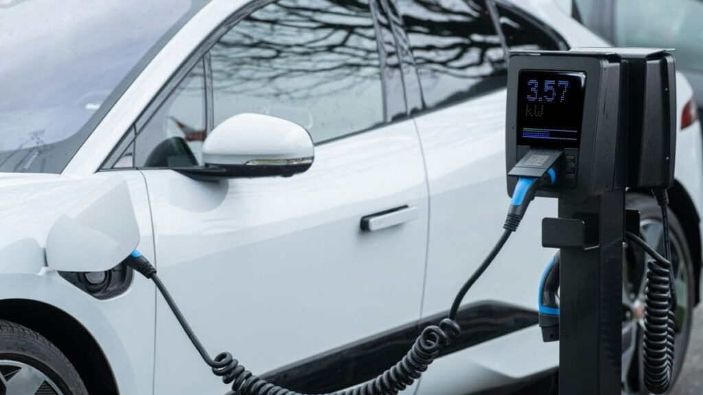 IPVA de Carro Elétrico 2026 por Estado: Tabela Completa e Simulação