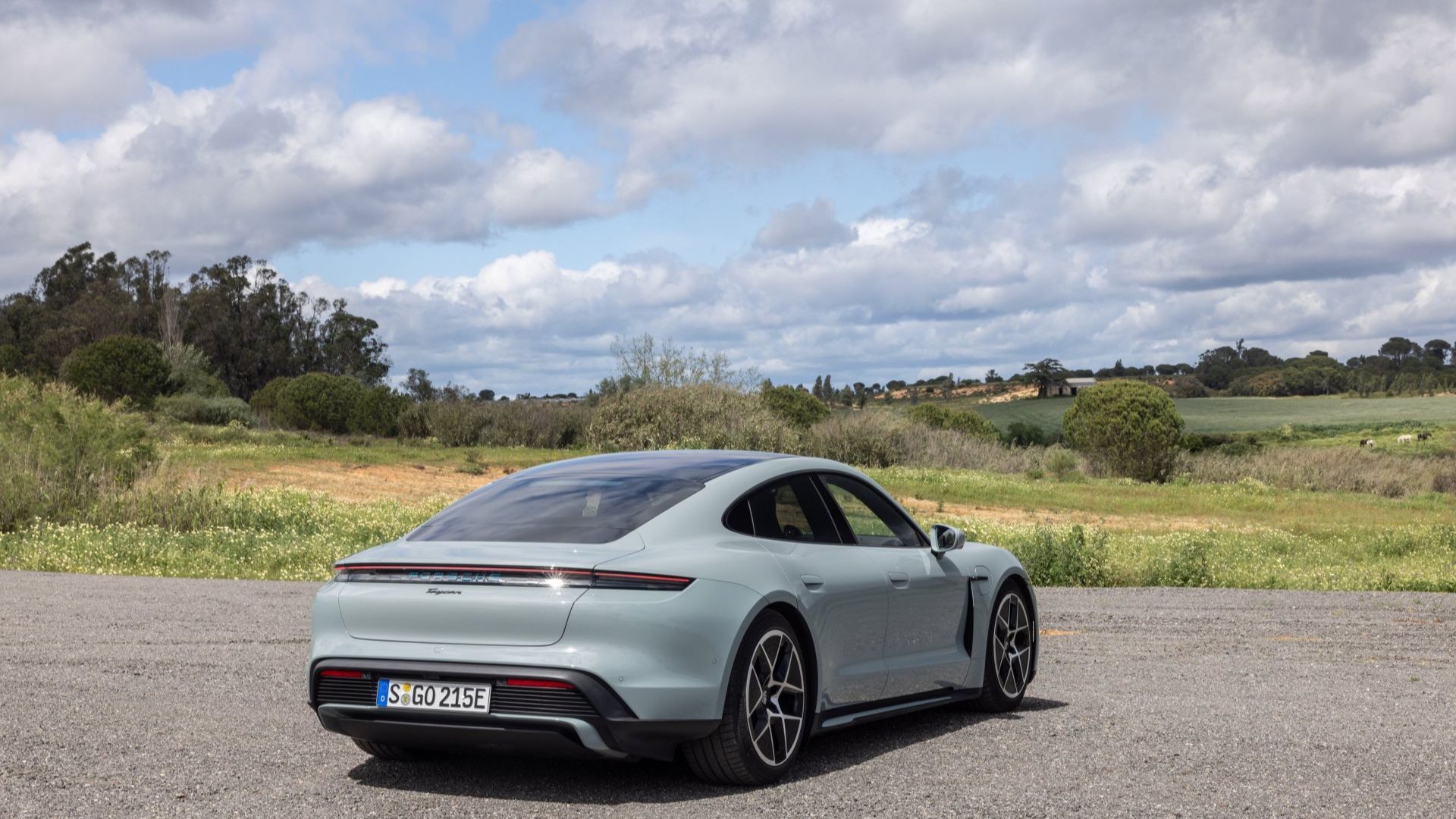 Porsche Taycan 2026 Brasil: Preço, Autonomia e Avaliação do Sedã Esportivo Elétrico