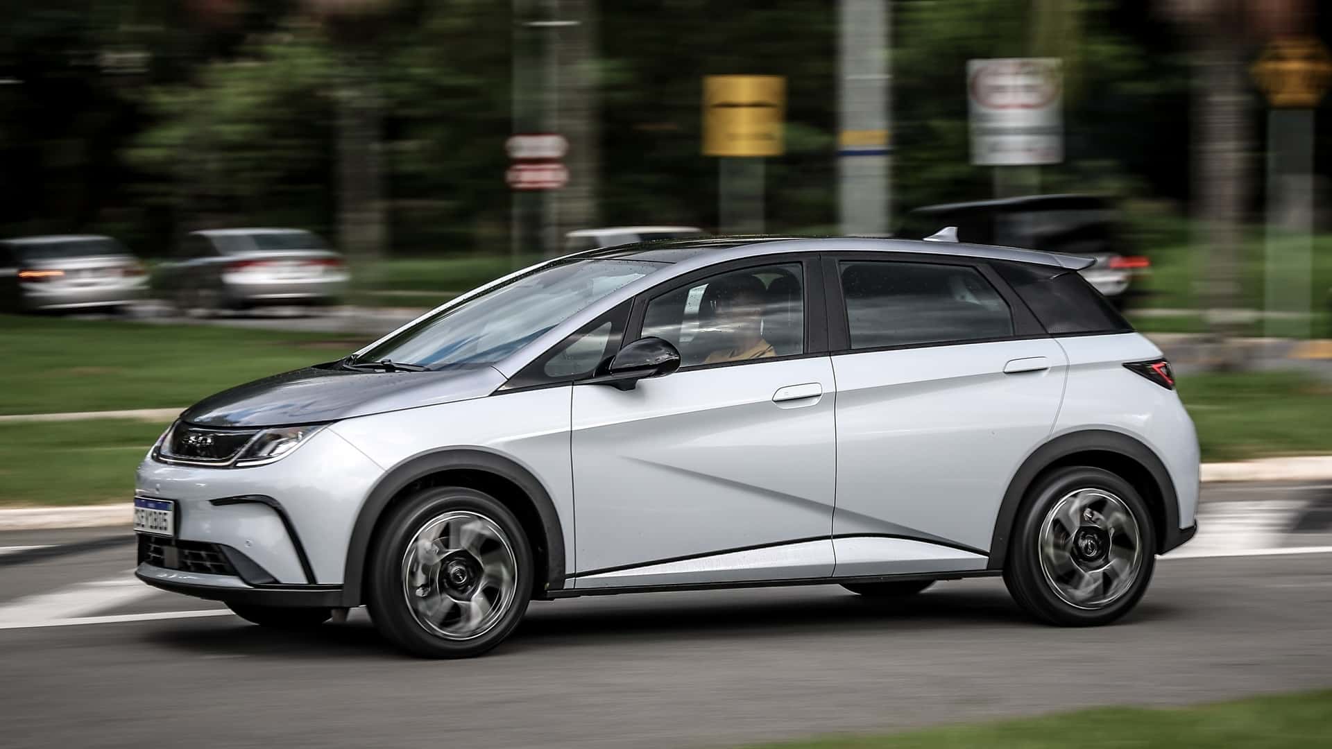 BYD Dolphin Plus 2026 vs BYD King PHEV 2026: 6 Semanas de Comparativo em São Paulo